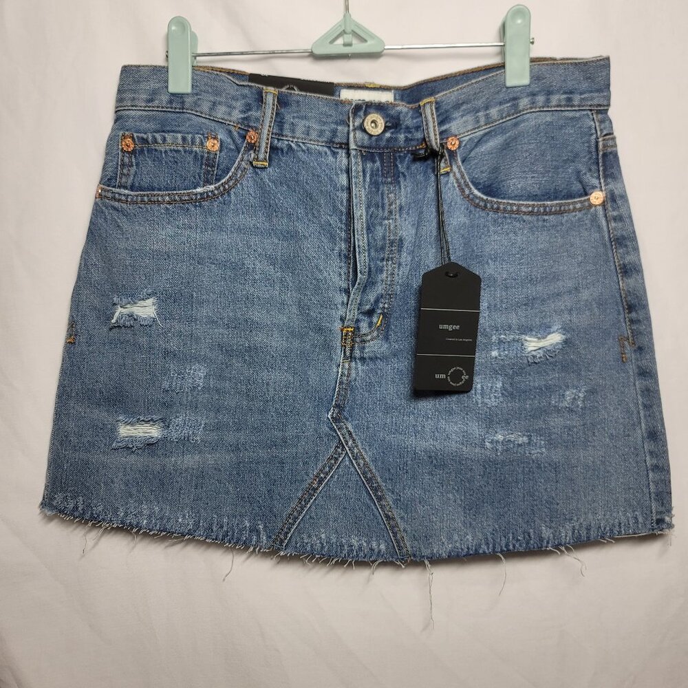 Umgee NWT Medium Wash Distressed Denim Mini Skirt (Size 30)